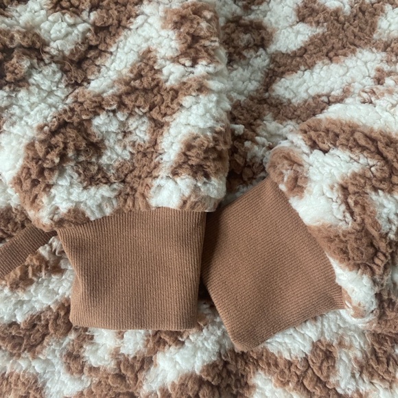 PINK Victoria's Secret Oversized Sherpa Hoodie - Picture 10 of 11